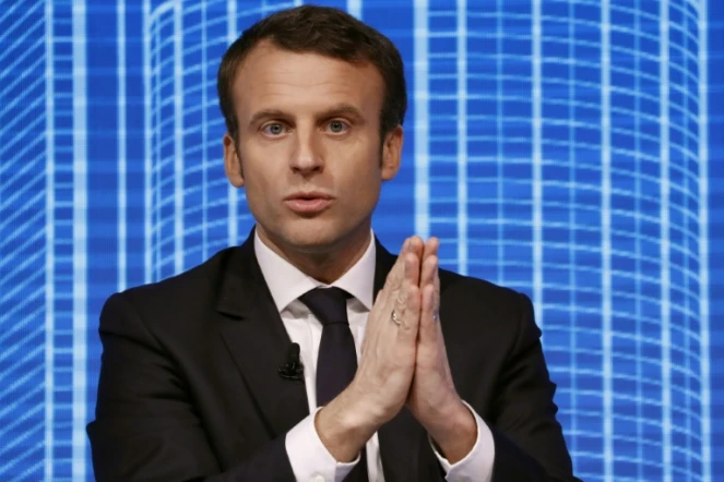 Emmanuel Macron lors du forum "Reinvestissons la France" au Carrousel du Louvre le 23 février 2017 à Paris