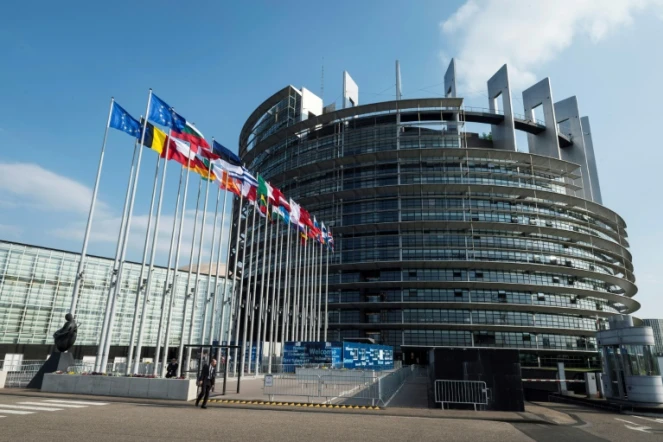 Les eurodéputés, réunis en session plénière à Strasbourg, doivent approuver la réforme des règles budgétaires de l'UE censée garantir le redressement des finances publiques des Etats membres tout en préservant les investissements