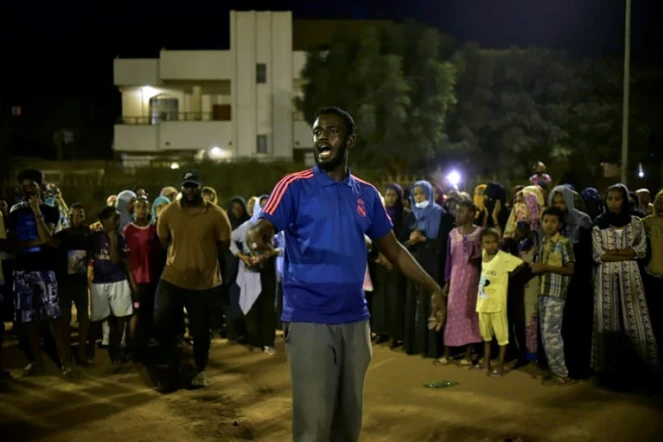 De jeunes Soudanais protestent à Khartoum contre le coup d'Etat militaire, le 28 octobre 2021