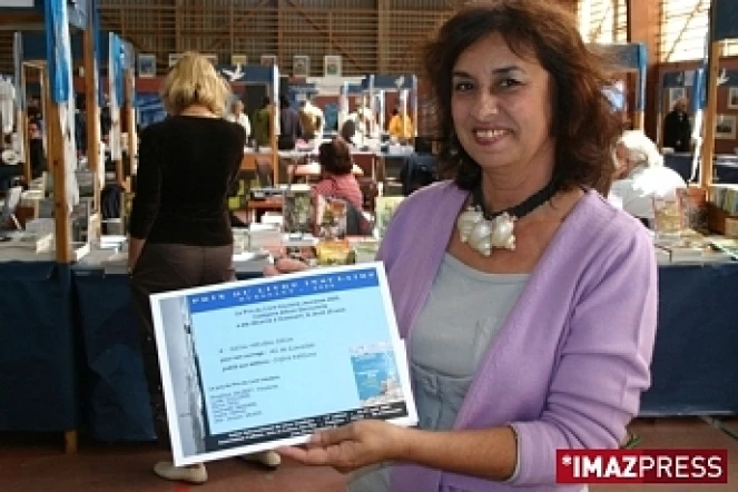 Isabelle Hoarau, invitée en 2009, a reçu le prix &quot;Jeunesse&quot; qu'elle avait remporté en 2008 pour &quot;Ma boîte à bonheur&quot; (Photo D.R.)