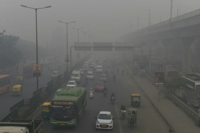 Un épais brouillard recouvre New Delhi, le 2 novembre 2016