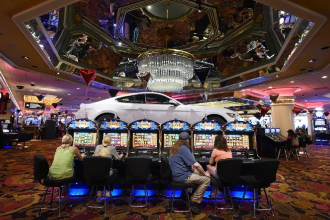 Photo d'illustration de machines à sous dans un casino de Las Vegas en 2015