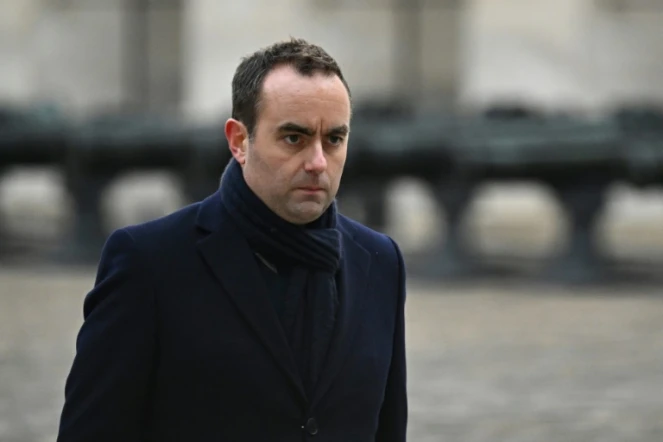 Le ministre français des Armées, Sébastien Lecornu, le 8 janvier 2024 à Paris