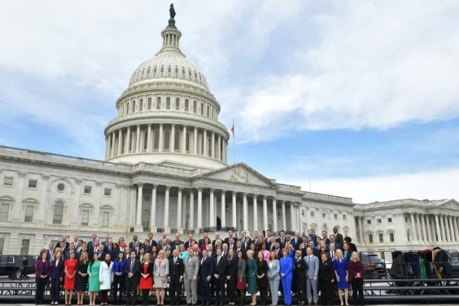 Les nouveaux élus du 116e Congrès américain posent pour une photo lors de leur première visite au Capitole, le 14 novembre 2018 