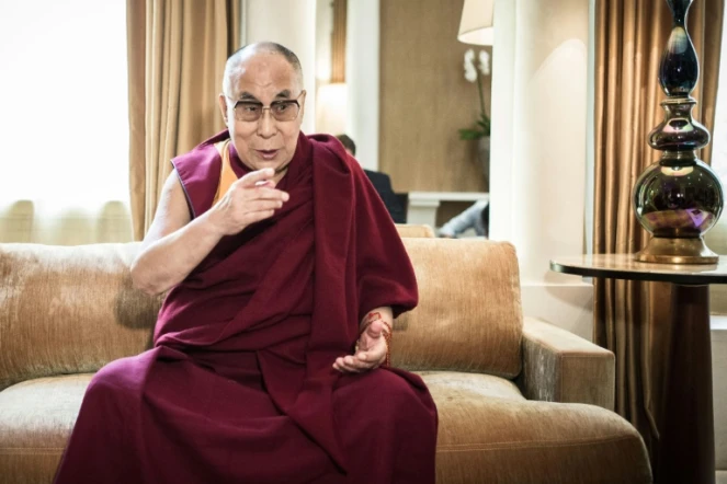 Le Dalaï Lama lors d'un entretien dans un hôtel à Paris le 13 septembre 2016 