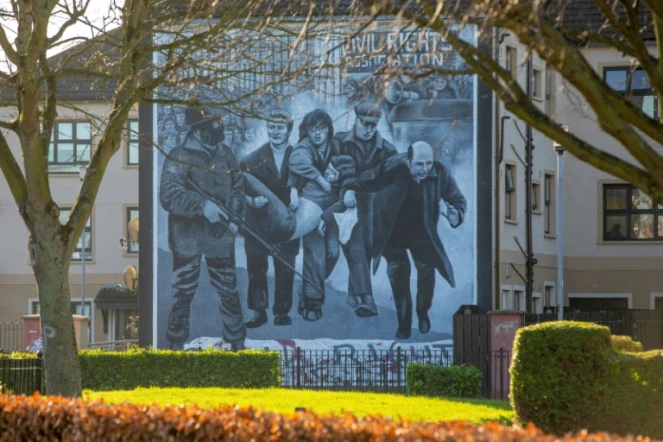 Une fresque représentant les manifestations du Bloody Sunday, dans le quartier catholique de Bogside, à Londonderry