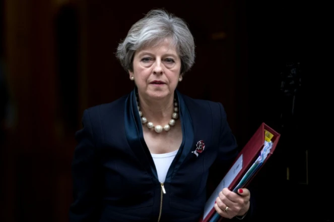 La Première ministre britannique Theresa May, quittant ses bureaux du 10 Downing Street à Londres, le 1er novembre 2017