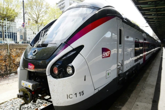 Le ministre délégué aux Transports Clément Beaune annonce que la SNCF allait proposer pour cet été 200.000 billets à 19 euros pour des trajets en Intercités, soit ses grandes lignes hors TGV