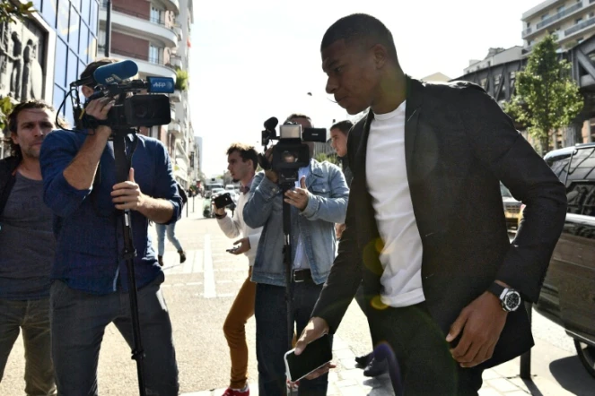 Le Parisien Kylian Mbappé à son arrivée au siège de la Fédération de football à Paris pour plaider sa cause devant la comission de discipline, le 20 septembre 2018