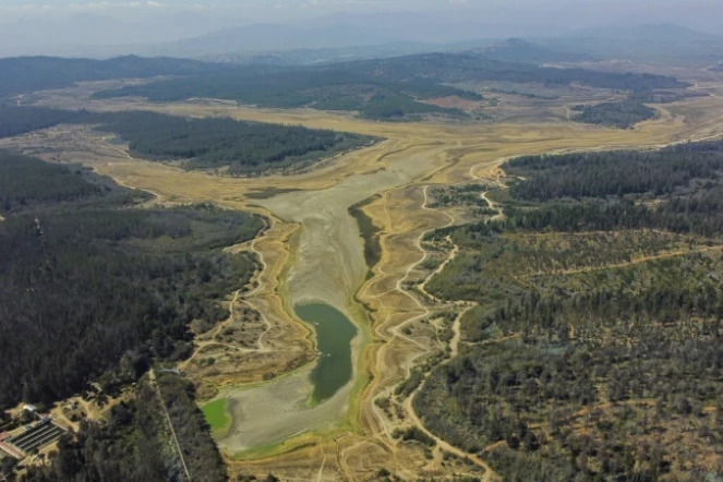 Vue aérienne du lac  Peñuelas, dans la région de Valparaiso, le 18 mars 2022, qui n'est plus qu'à 0,2% de sa capacité