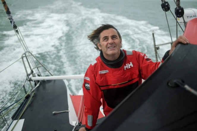 Le navigateur Yannick Bestaven, à bord de son monocoque "Maître Coq", le 7 octobre 2020 au large de La Rochelle