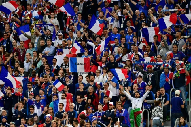 Des supporters français dans le stade de Saint Pétersbourg lors de la demie-finale face à la Belgique, le 10 juillet 2018