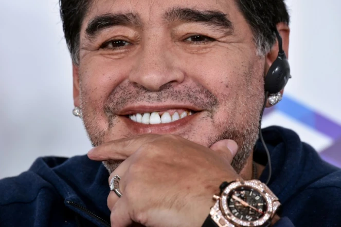 La star argentine Diego Maradona en conférence de presse le 16 juillet 2018 à Brest (ouest du Bélarus)