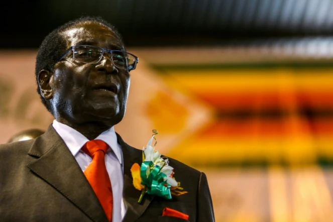 Robert Mugabe, ici le 7 avril 2016 à Harare a affirmé avoir été placé en résidence surveillée