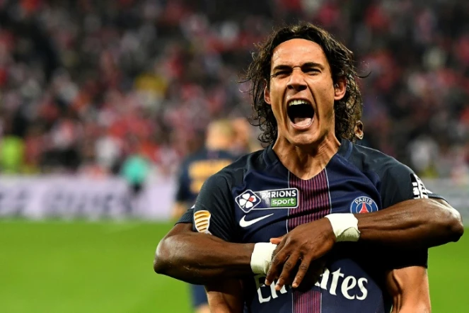 Unis dans la joie : les Parisiens Edinson Cavani et Serge Aurier, le 2 avril 2017 en finale de la Coupe de la Ligue face à Monaco au Parc OL