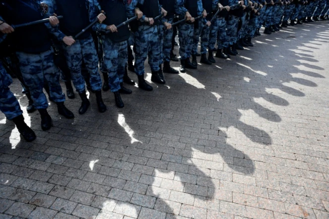 La Garde nationale russe bloque une manifestation non autorisée de l'opposition à Moscou, le 3 août 2019