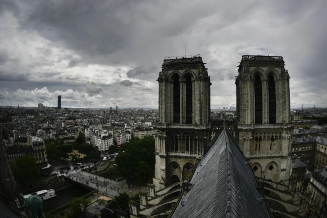 La cathédrale Notre-Dame de Paris, endommagée par la pollution de l'air et les pluies acides, le 28 juin 2017