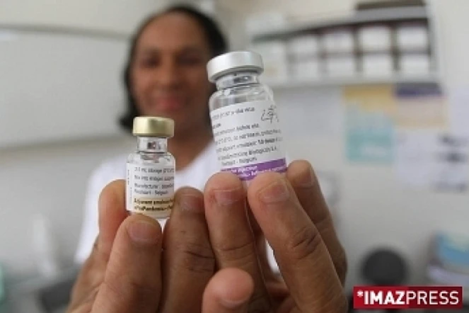 Flacons de vaccin cotnre la grippe A