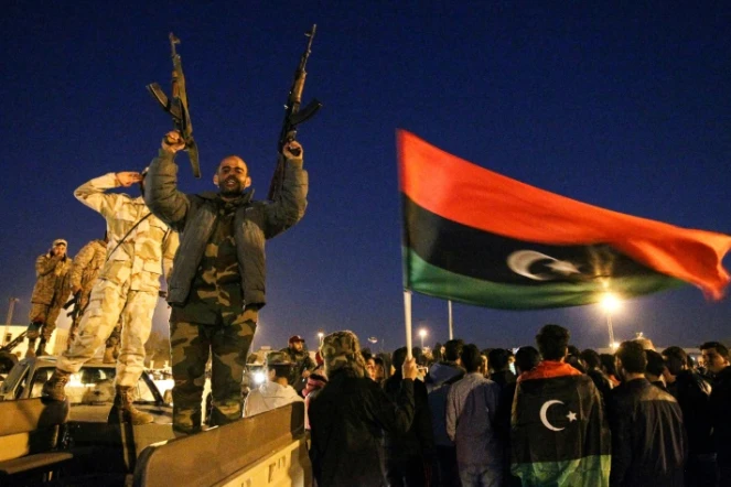 Des milliers de Libyens célèbrent le 6e anniversaire de la révolution, le 17 février 2017 à Benghazi