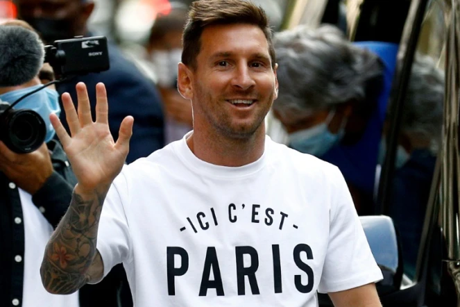 La superstar du foot Lionel Messi arrive à l'hôtel Royal Monceau à Paris, le 10 août 2021