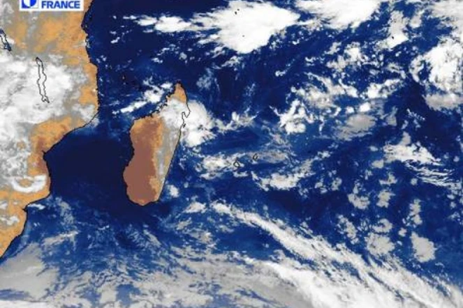 Jeudi 31 décembre 2009 -

Image Satellite de Météo France à 05h00