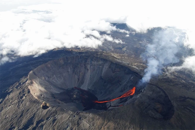 Samedi 2 janvier 2009 - Le Piton de la Fournaise en éruption