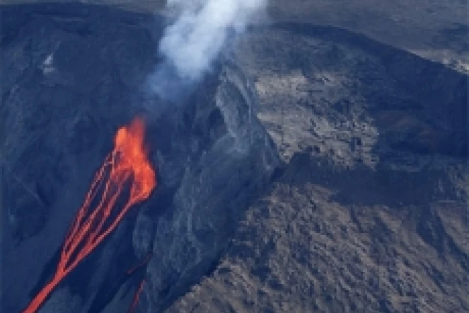 Samedi 2 janvier 2009 - Le Piton de la Fournaise en éruption