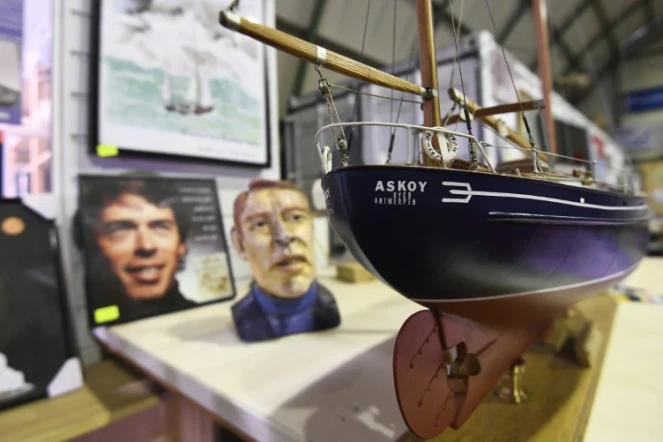 Une maquette de l'Askoy II ayant appartenu au chanteur Jacques Brel, le 3 avril 2018 dans l'atelier des frères qui veulent le restaurer, à Zeebruges, en Belgique