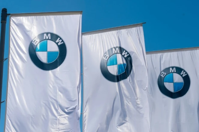 Le constructeur automobile allemand BMW a nié dimanche toute entente avec ses rivaux visant à se concerter sur les émissions de diesel de ses voitures
