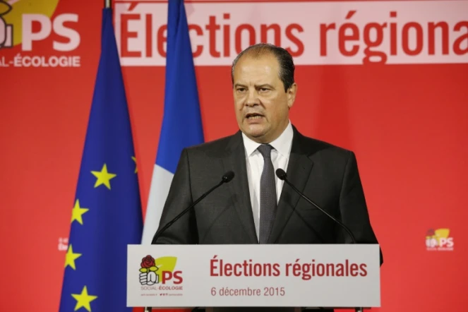 Jean-Christophe Cambadélis fait un discours à Paris après l'annonce des résultats du premier tour le 6 décembre 2015 