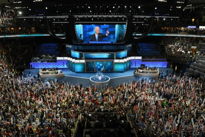 L'ancien président Bill Clinton lors de son discours devant les délégués de la convention démocrate le 26 juillet 2016 à Philadelphie  
