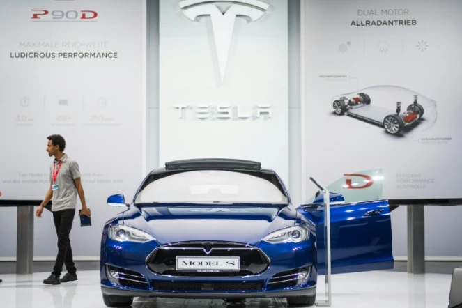 Une Model S de Tesla lors d'un salon automobile à Francfort, en Allemagne, le 16 septembre 2015