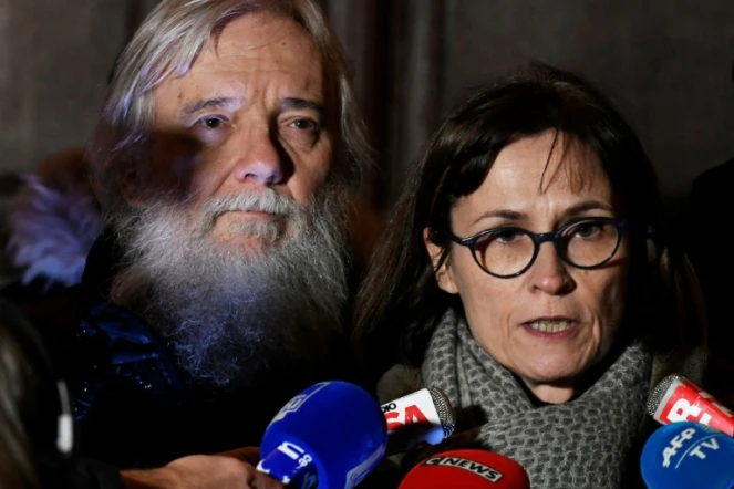 Cécile et Didier Noyer, les parents d'Arthur Noyer, le caporal de 23 ans disparu dans la nuit du 11 au 12 avril 2017 après avoir été pris en stop par Nordahl Lelandais, lors d'une conférence de presse le 20 décembre