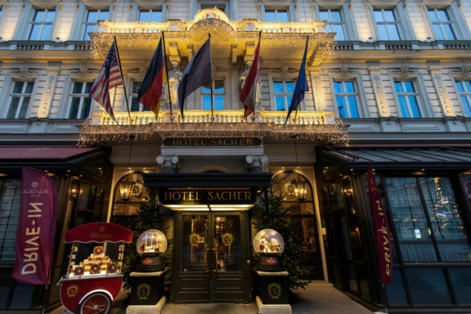 L'entrée de l'hôtel Sacher ià Vienne, Autriche, le 25 novembre 2020
