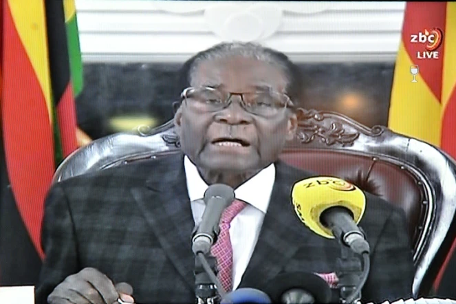 Le président zimbabwéen Robert Mugabe fait une allocution à la télévision, le 19 novembre 2017 à Harare
