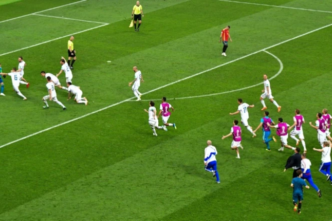 L'explosion de joie des Russes à l'issue de leur qualification pour les quarts du Mondial aux dépens de l'Espagne, le 1er juillet 2018 à Moscou