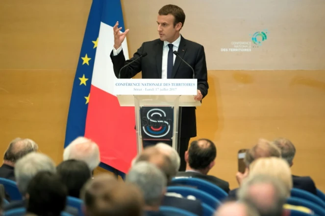 Emmanuel Macron devant  la Conférence nationale des territoires réunie au Sénat, le 17 juillet 2017 à Paris