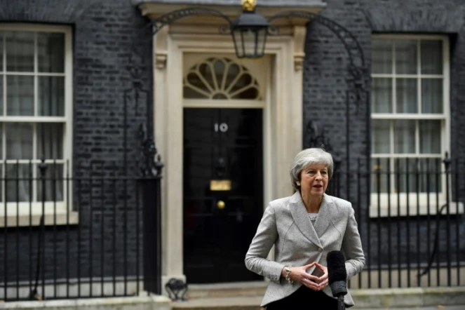 La Première ministre britannique Theresa May devant le 10 Downing Street à Londres, le 22 novembre 2018
