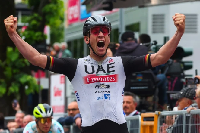 L'Allemand Pascal Ackermann remporte au sprint la 11e étape du Giro, le 17 mai 2023 à Tortone  