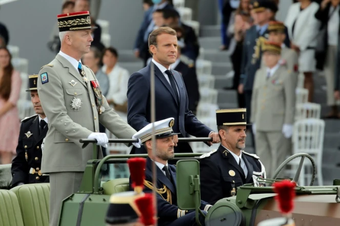 Le général Francois Lecointre et Emmanuel Macron lors du défilé du 14 juillet en 2020 à Paris