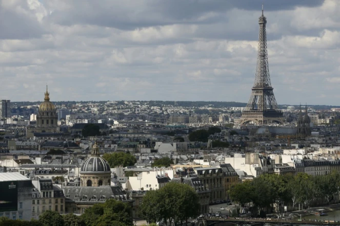 Paris comptera dès cet automne douze "zones touristiques internationales" (ZTI) où les commerces pourront ouvrir le dimanche et tous les soirs de la semaine jusqu?à minuit