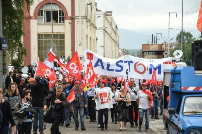 Manifestation de salariés d'Alstom  devant le siège de la société le 15 septembre 2016 à Belfort