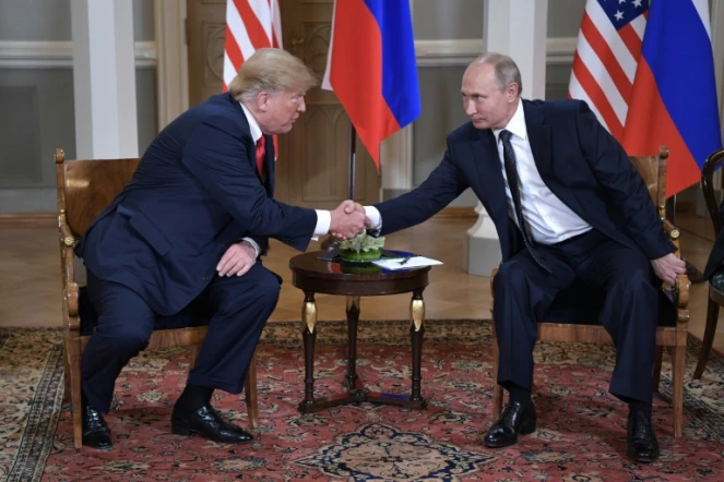Poignée de main entre Donald Trump et Vladimir Poutine le 16 juillet 2018 à Helsinki