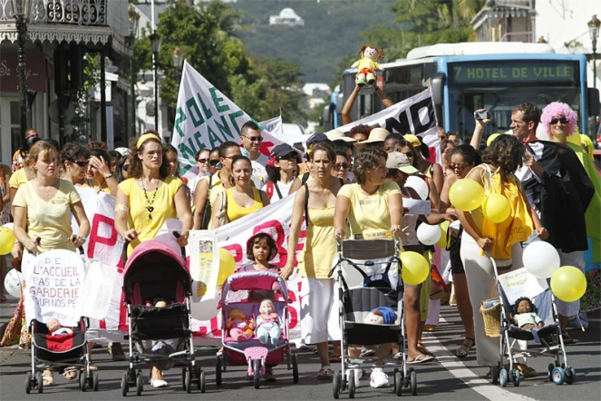Jeudi 6 mai 2010 - Saint-Denis - Manifestation des professionnels de la petite enfance