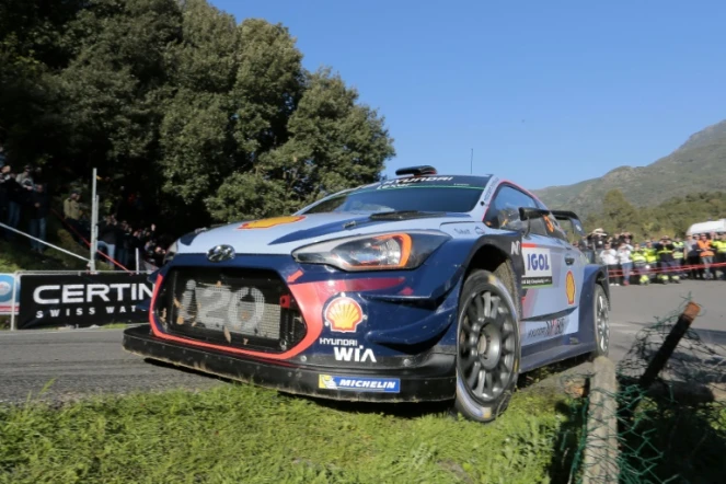 Le Belge Thierry Neuville au volant de sa Hyundai i20, lors de la 2e journée du Tour de Corse, le 8 avril 2017 à Barchetta  