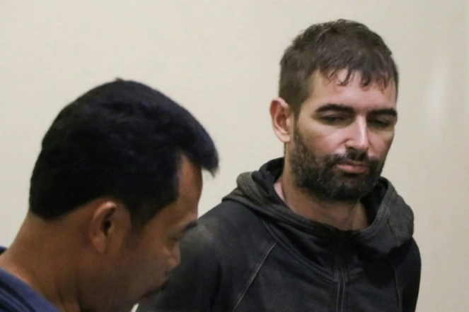 Le Français Félix Dorfin après sa capture par la police de l'île de Lombok, le 2 février 2019 à Mataram (Indonésie)