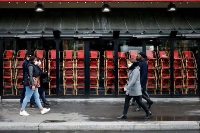 Un restaurant fermé pour cause de confinement, dans une rue de Paris le 23 novembre 2020
