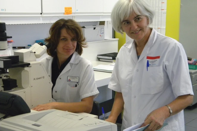 Le Dr Ricard, responsable du centre de don (à droite) et une technicienne collaboratrice du centre de don de moelle (Photo : DR)
