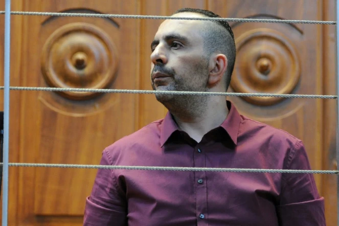 Kamel Bousselat à l'ouverture de son procès à Nîmes, le 13 juin 2016 reconnaît avoir enlevé, séquestré et violé Chloé, 15 ans, retrouvée le 16 novembre 2012 en Allemagne dans le coffre d'une voiture