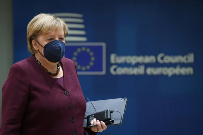 La chancelière allemande Angela Merkel assiste à la seconde journée du sommet européen à Bruxelles, le 22 octobre 2021